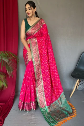 Rangeen Patola Contrast Woven Silk Saree Pink