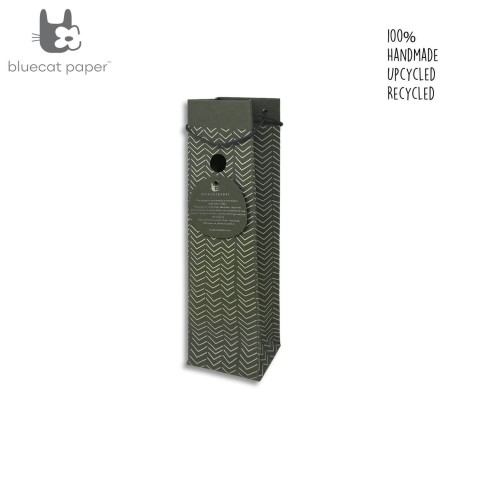 Wine bottle gift bag charming handmade olive green paper – beige zigzag (Set of 2)