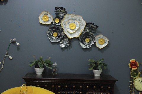 Metal Floral Plates Decorative | Color – White – Brown