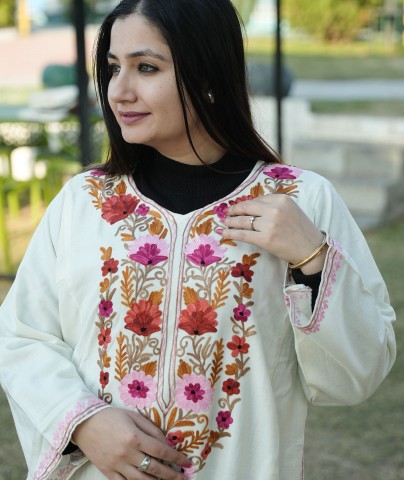 White Floral Aari Embroidered Pheran