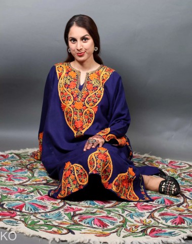 White & Blue Floral Bottom Design Aari Embroidered Pheran