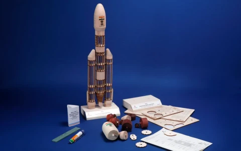 ISRO GSLV Rocket 1:100 DIY Kit