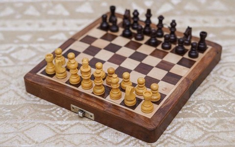 12" ANTIQUE MAGNETIC CHESS SET