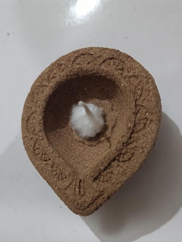 D Viswa 25 PC Desi Cowdung Deepak Plain Big / Vilakku / Diya for Diwali Pooja , Deepawali Puja, Navratri, Yajna / Diya for Puja
